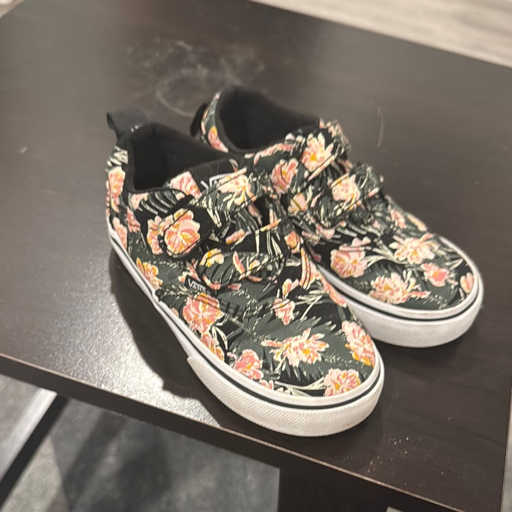Floral Kids Shoes - Black and Pink